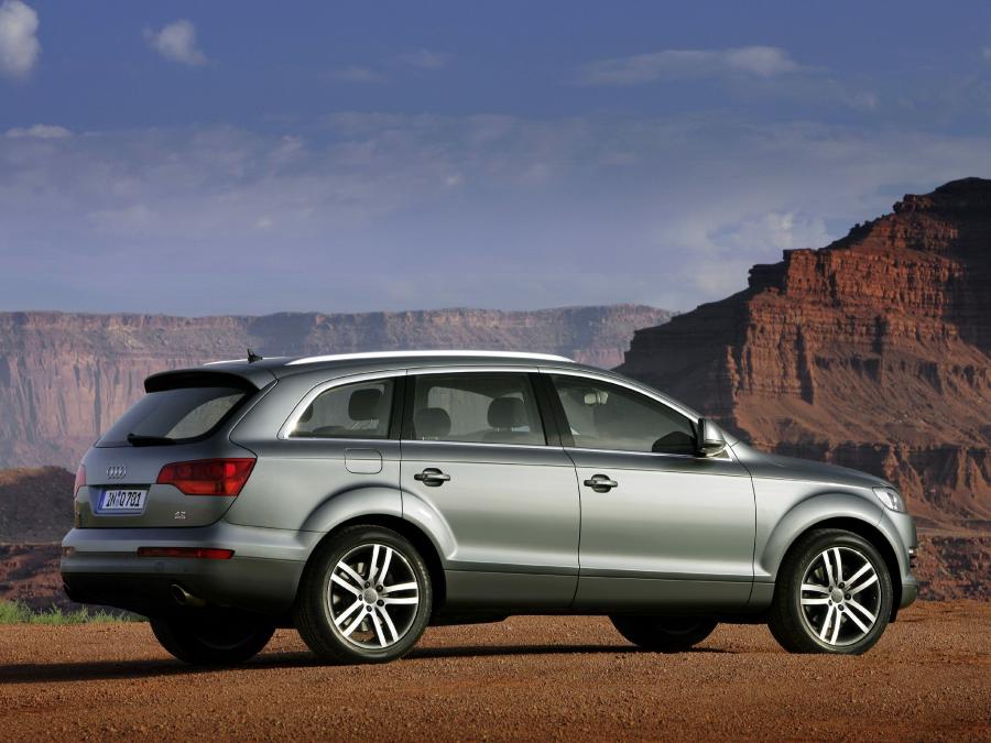  Audi Q7 4.2 Quattro (4L) 2005 года  (фото 3 из 30)